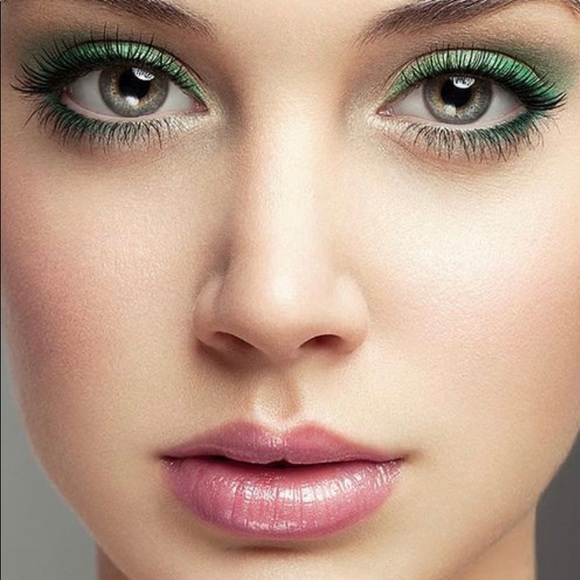 MAC COSMETICS EYESHADOW(new crop frost)NIB! - Picture 5 of 16